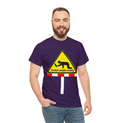 DRU**** PEOPLE CROSSING FUNNY SIGN T-SHIRT - Unisex Heavy Cotton Tee - AUS
