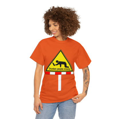 DRU**** PEOPLE CROSSING FUNNY SIGN T-SHIRT - Unisex Heavy Cotton Tee - AUS